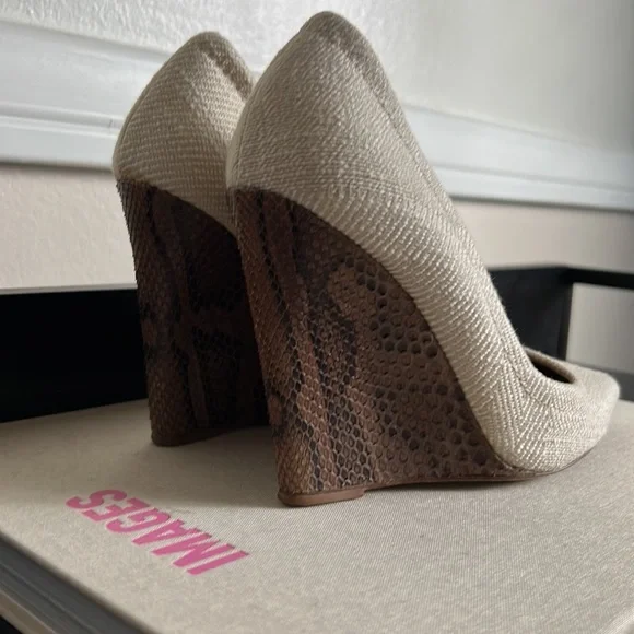 Burberry ivory snake skin wedge heels - Picture 5 of 6